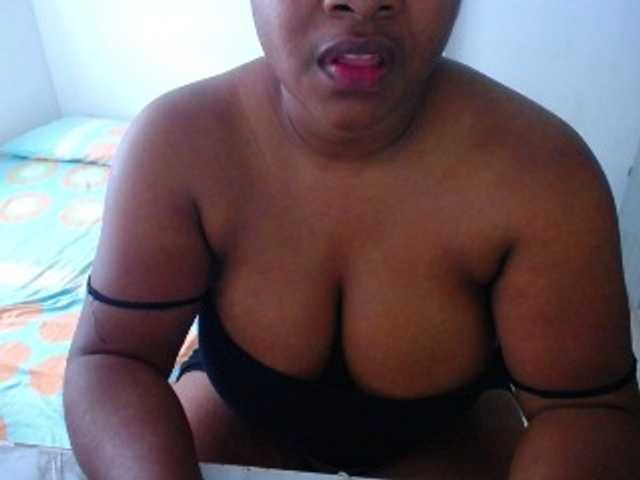 Shirlyhotxx, 24 y/o - Live Cam on BongaCams
