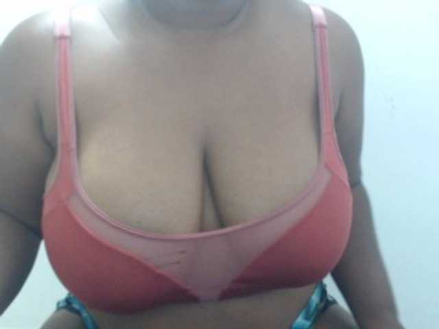 shirlyhotxx live cam on BongaCams