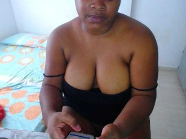 shirlyhotxx live cam on BongaCams