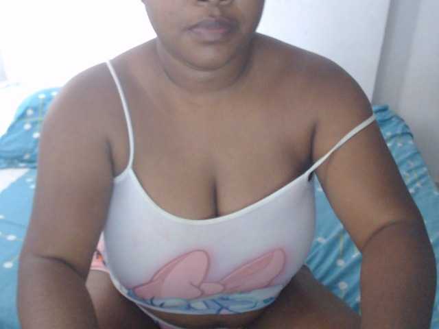shirlyhotxx live cam on BongaCams
