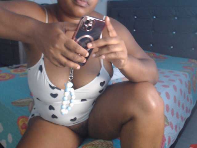 shirlyhotxx live cam on BongaCams