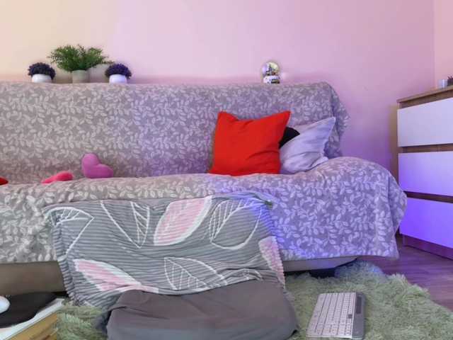 DucksInSlipps's BongaCams show and profile