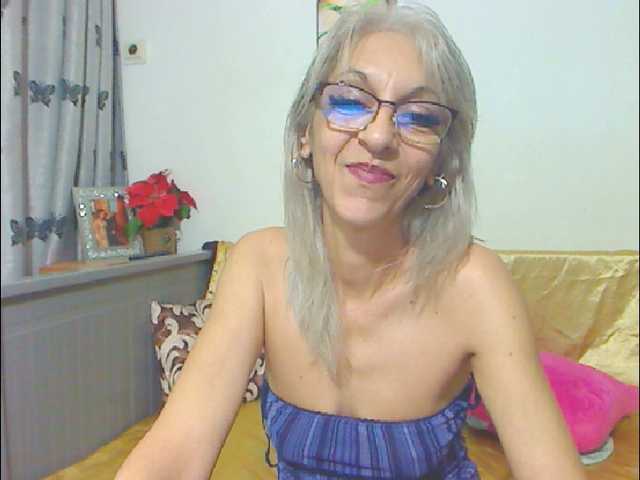 siminafoxx4u live cam on BongaCams