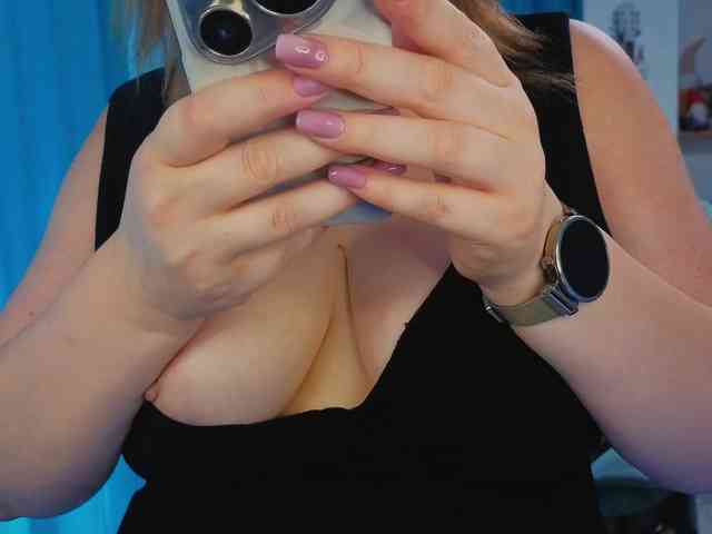 Katniss_k's cam show statistics and live stream