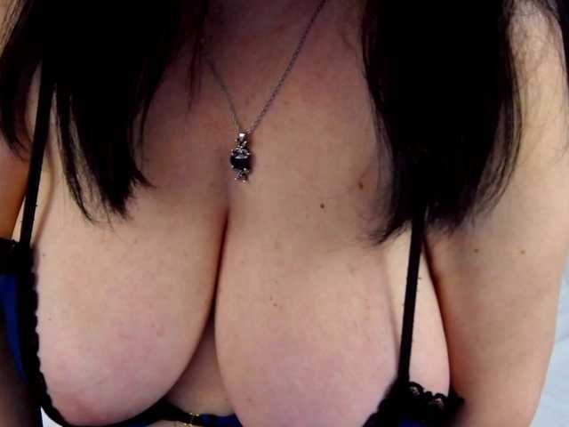 MatureVivian live cam on BongaCams