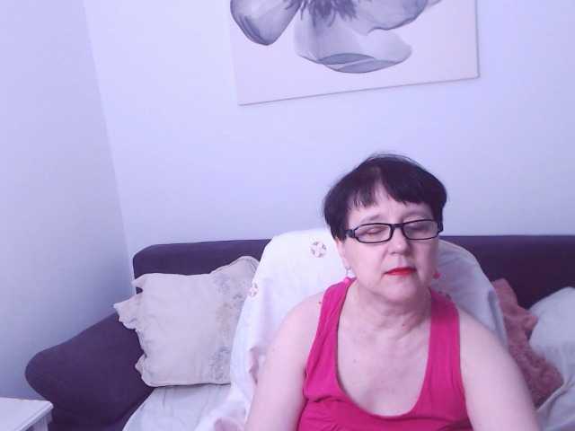 le modèle ChristaRose est en webcam porno dans un show sur le site bongacams, il possède les tags suivants: White/Caucasian,Brunette,Hairy