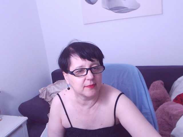 le modèle ChristaRose est en webcam porno dans un show sur le site bongacams, il possède les tags suivants: White/Caucasian,Brunette,Hairy