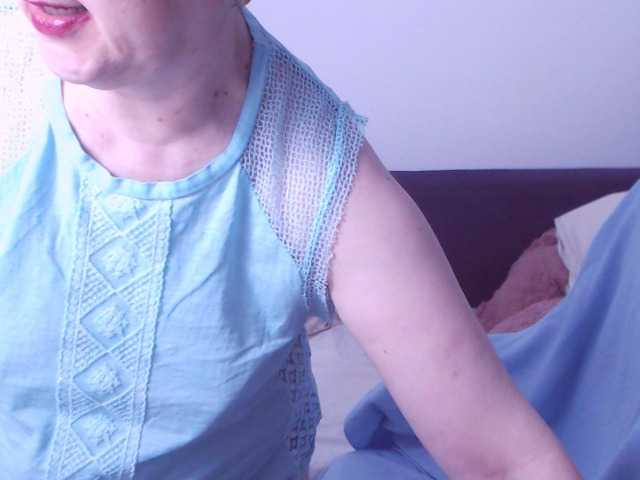 ChristaRose live cam preview