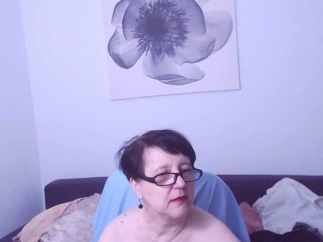ChristaRose — live female cam