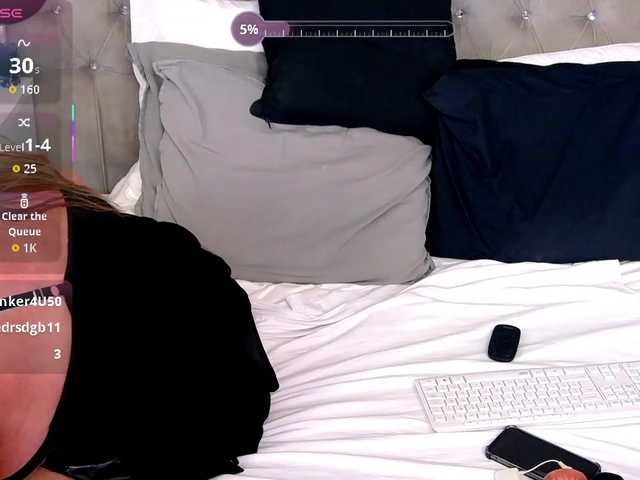 MadameLeona live cam on BongaCams