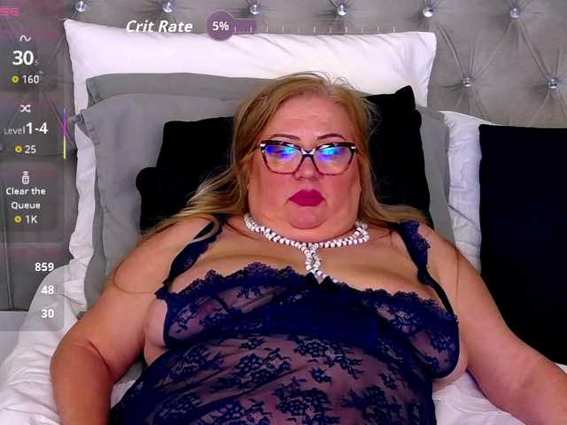 MadameLeona live cam on BongaCams