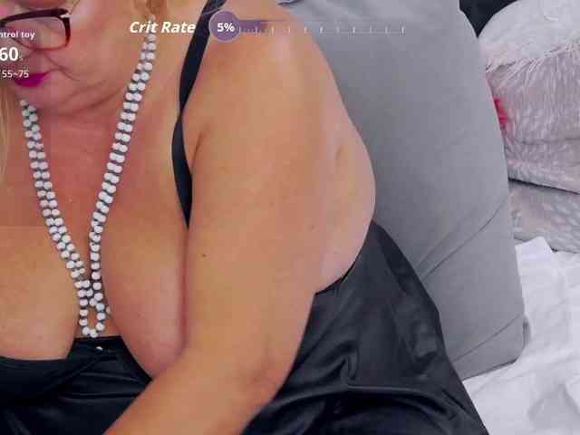 MadameLeona webcam