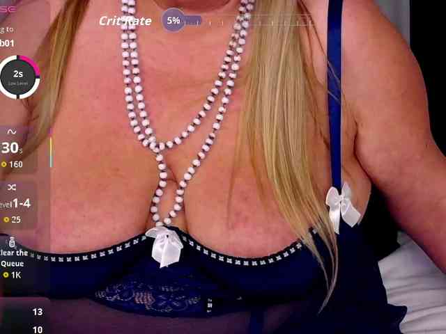 MadameLeona webcam
