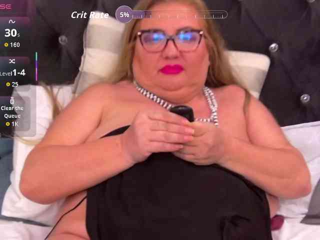 MadameLeona webcam
