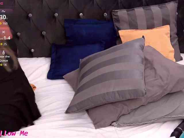 MadameLeona webcam