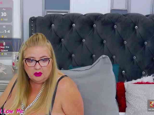 MadameLeona webcam