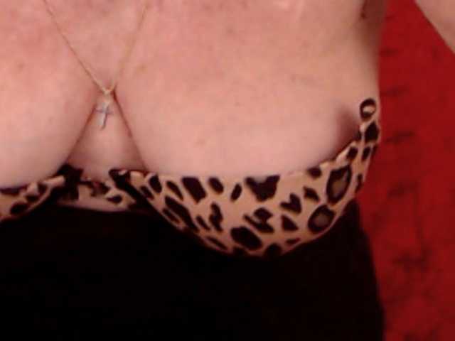 AlanaRichards, live now on BongaCams