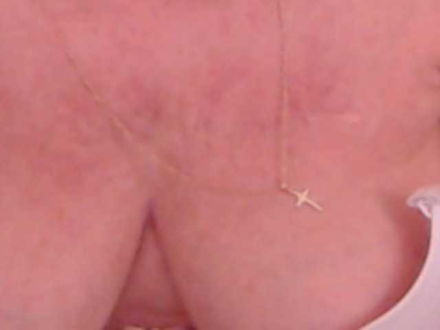 AlanaRichards live cam on BongaCams