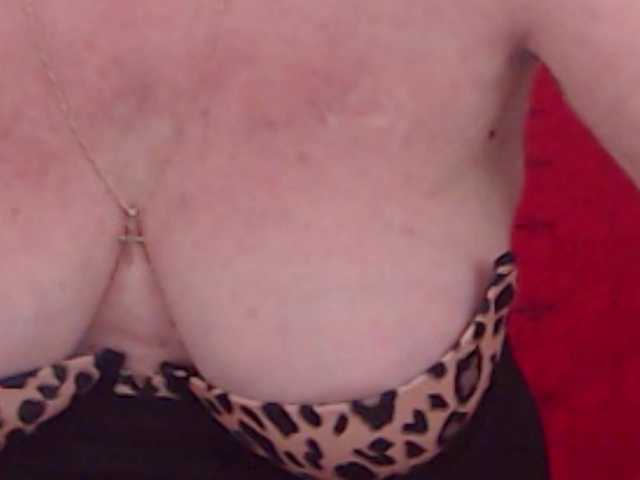 AlanaRichards live cam on BongaCams