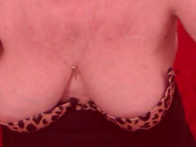 AlanaRichards live cam on BongaCams