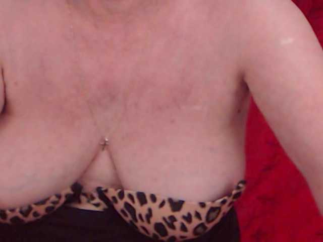 AlanaRichards live cam on BongaCams
