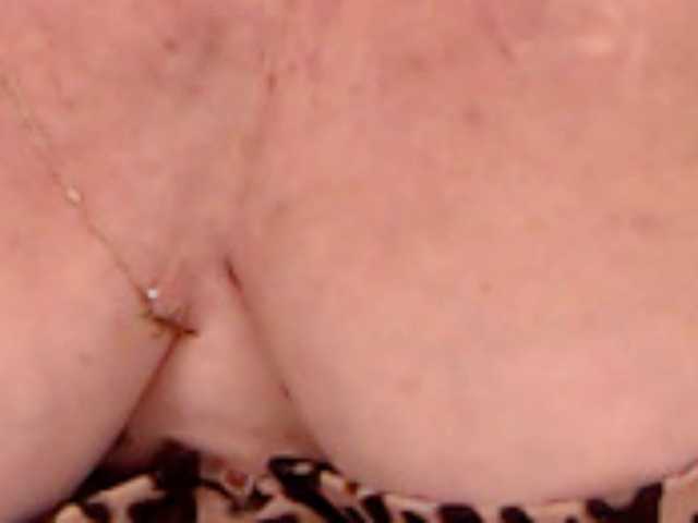 AlanaRichards live cam on BongaCams
