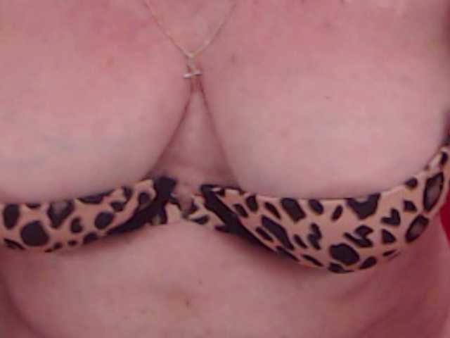 AlanaRichards live cam on BongaCams