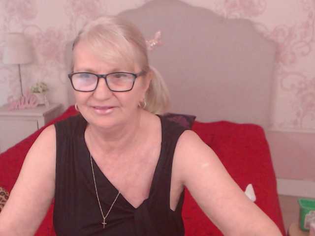 AlanaRichards live cam on BongaCams