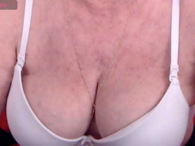 AlanaRichards live cam on BongaCams