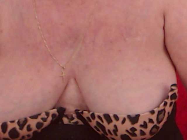AlanaRichards live cam on BongaCams
