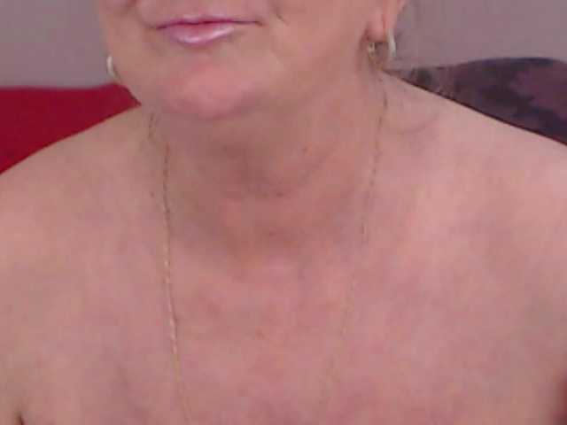 AlanaRichards live cam on BongaCams