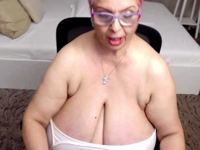 LadyLibely live webcam show