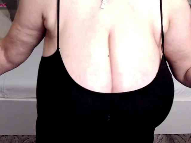 LadyLibely webcam