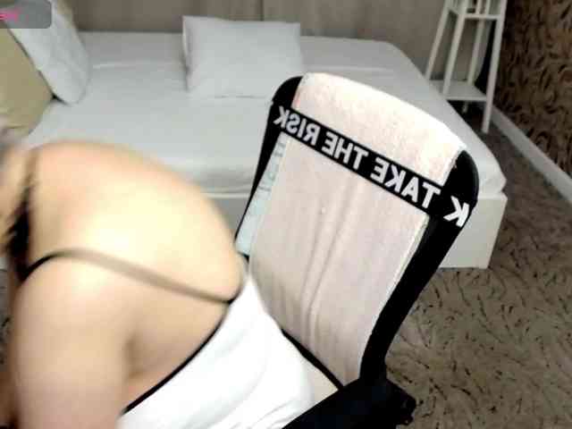 LadyLibely webcam