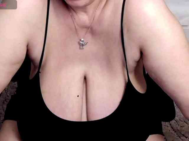 LadyLibely webcam