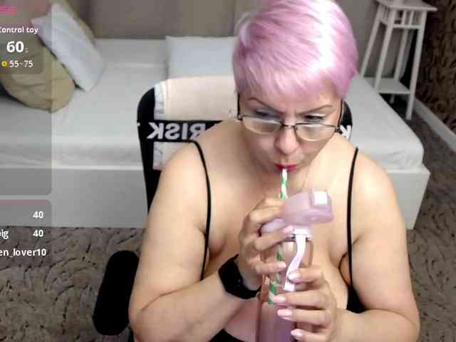 LadyLibely webcam