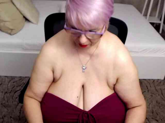 LadyLibely webcam