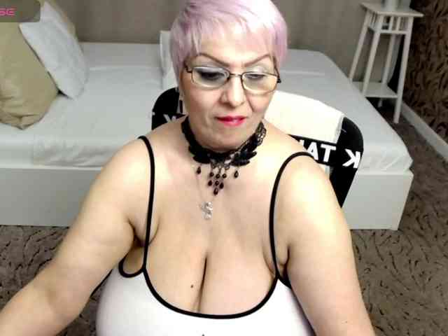 LadyLibely webcam