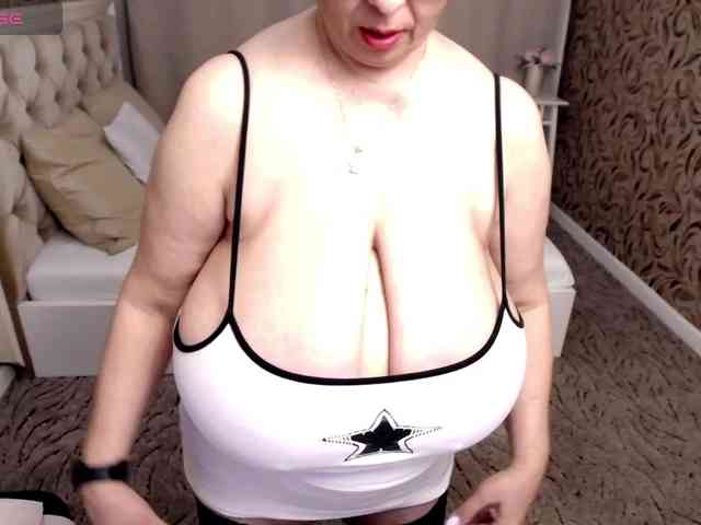 LadyLibely webcam