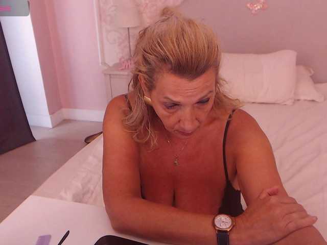 LadyNicole live cam on BongaCams