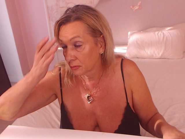 LadyNicole live cam on BongaCams