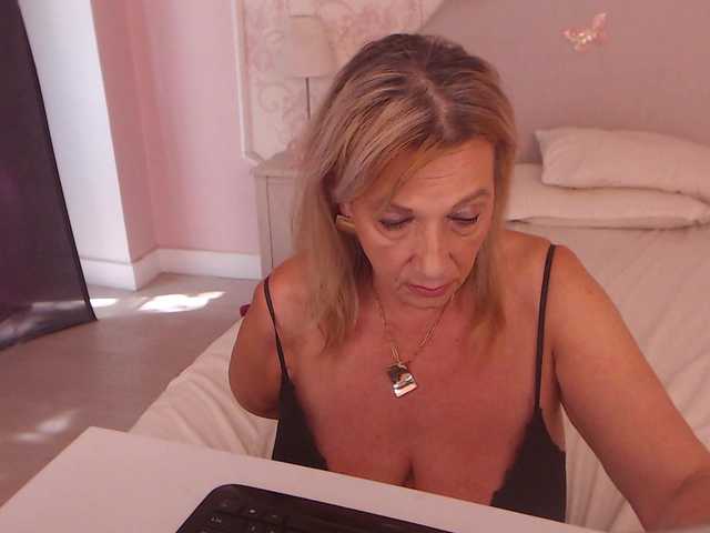 LadyNicole live webcam show