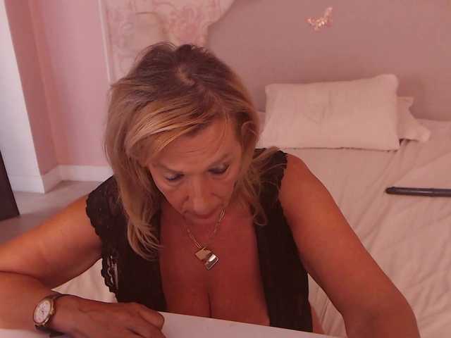 LadyNicole live cam on BongaCams