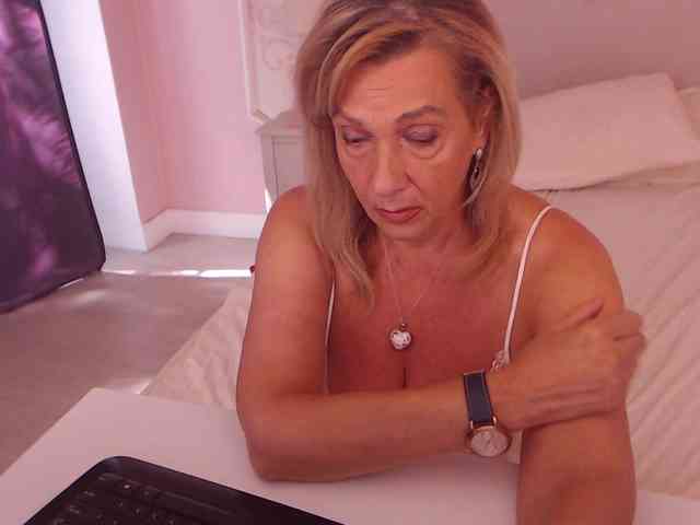 LadyNicole webcam