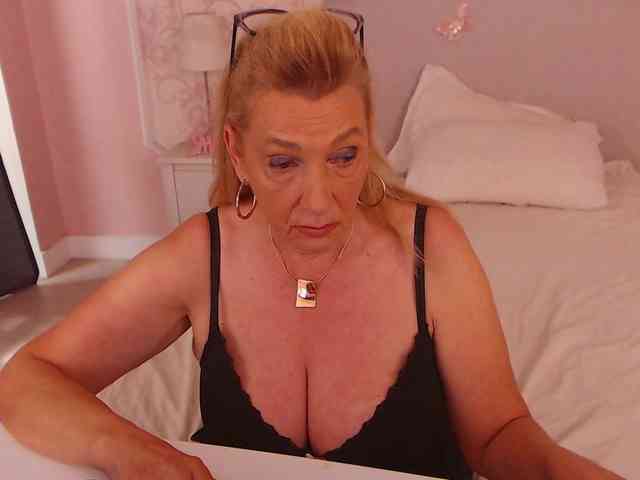 LadyNicole webcam