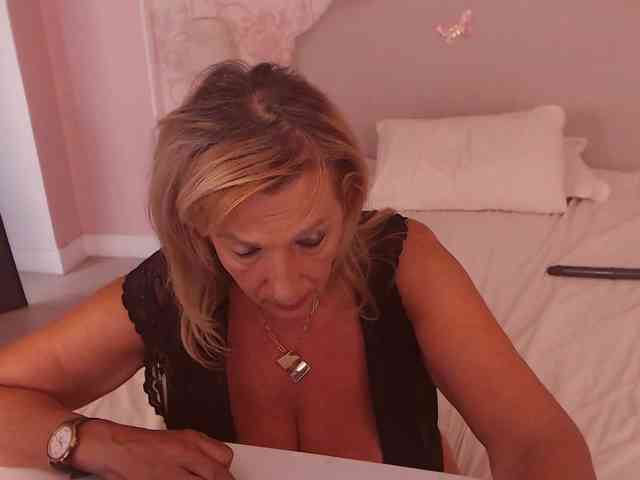 LadyNicole webcam