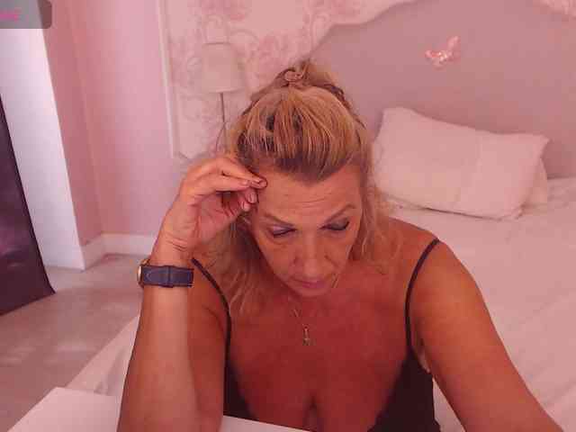 LadyNicole webcam