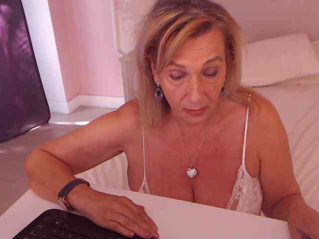 LadyNicole webcam