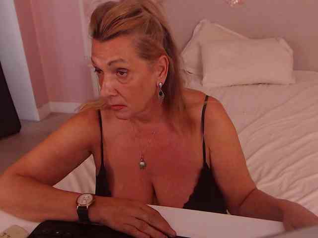 LadyNicole webcam