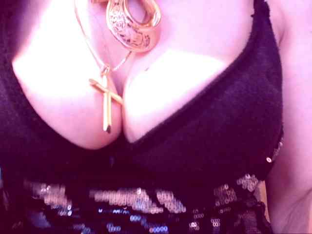 SpecialCerise Live Webcam on BongaCams